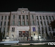 서울광장에 설치되는 '이태원 참사' 합동분향소