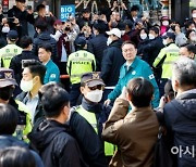 [포토]이태원 둘러보는 윤석열 대통령