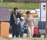 유진 “촬영할 때 가장 마음 편해, 기태영이 육아”(뜨겁게 안녕)