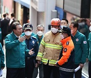 이태원 핼러윈 사고 현장 찾은 윤석열 대통령