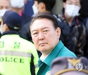 이태원 사고현장 방문한 윤 대통령