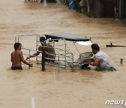 필리핀 남부, 태풍 '날개' 사망 98명으로 증가…시신 수색 진행중