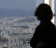 얼어붙은 부동산 시장···아파트 매매량 67% 급감