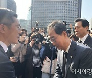 [이태원 참사]행정당국 책임론…한덕수 "많은 반론 있다"