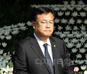 [포토] 정진석 비상대책위원장, `이태원 압사 참사` 정부합동분향소 조문