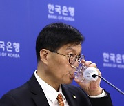 기업 부실징후 뚜렷...전경련 "금리인상 속도조절, 법인세 인하"