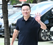 김태균 “이태원 참사 소식 가슴 무거워…음원 발매 잠정 연기”(컬투쇼)