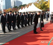 윤석열 대통령 '이태원 사고 희생자 조문'