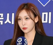 박지영 아나운서 '애도의 검은 리본'[포토]