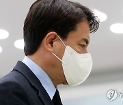 이태원 참사 희생자 추모하는 김진태 강원도지사