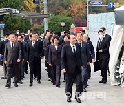 [포토]녹사평역 합동 분향소 찾은 윤석열 대통령과 국무위원들