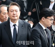 [포토]이태원 사고 현장 찾은 윤석열 대통령-한동훈 법무부 장관