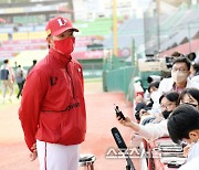 [포토]한국시리즈 1차전 앞둔 SSG 김원형 감독