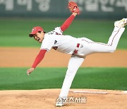 [포토]역투하는 SSG 김광현