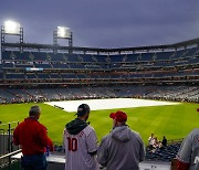 MLB 휴스턴-필라델피아 월드시리즈 3차전, 비로 순연