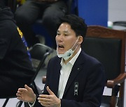 [ST포토] 박수치는 강성형 감독