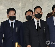 원내대책회의 참석하는 주호영 원내대표