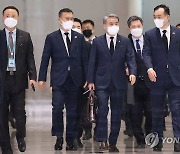 출국하는 이종섭 국방부 장관