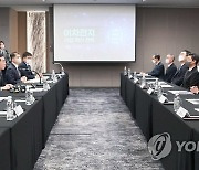 이창양 장관, 이차전지 산업전략 원탁회의 주재