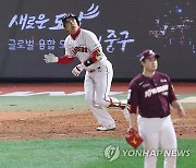 김강민, 9회말 동점 솔로포!