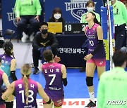 확실한 '김연경 효과'…흥국생명 3경기 평균 3767명 관중 찾아