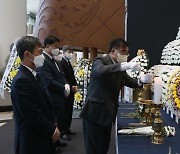 김기웅 서천군수 ‘이태원 참사’ 충남도청 분향소 참배