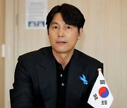 정우성 “미안하다, 용서하지 마라” 이태원 참사 애도