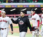 SSG ‘키움에 6-1 승리 거두며 시리즈 전적 원점’ [MK포토]