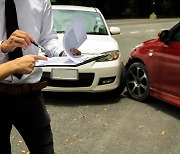 車사고 형사공탁금 대신 내주는 보험사들… 속내는?