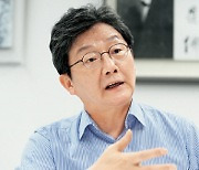 유승민 “저런 사람이 총리라니… 참사 희생 영혼 욕보여” … ‘한덕수 경질’ 주장