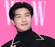 방탄소년단 RM “K팝 가수인데 UN연설·바이든 대통령 회담, 혼란스럽기도”