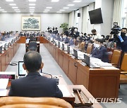 野, 인권위 국감서 "이태원 사고 대신 '참사' 권고해라"(종합2보)