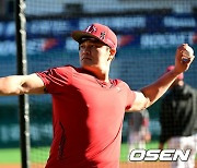 한국시리즈 2차전 준비하는 SSG 추신수, '어제의 패배는 잊고' [사진]