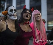 MEXICO TRADITIONS DAY OF THE DEAD