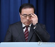 북한 탄도미사일 도발 브리핑 나선 김성한 국가안보실장