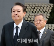 대통령실, 이상민 조문 보좌 논란에 "주무부처 장관이라"