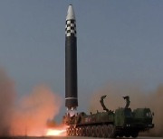 북, 이틀째 탄도미사일 발사…1발은 ICBM 가능성