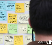 '각국 언어로 쓰인 이태원 참사 추모 물결'