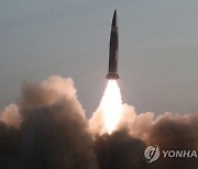 北, 평양서 ICBM 도발…"추진체 탄두 분리"