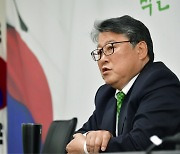 조원진 “文정부에서 살려준 김정은 레짐체인지 해야”