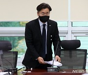 회의 참석하는 박찬대 더불어민주당 최고위원