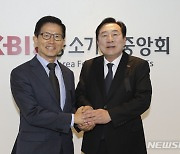 중소기업중앙회 찾은 김문수 경사노위원장