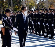 "日, 장사정미사일 '잠수함발사형' 개발 검토…반격능력 수단"