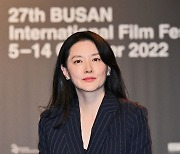 선행의 아이콘 이영애, 이태원 참사 러시아 유족 위해 기부 약속 지켰다