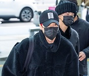 에이티즈 우영,'모자 깊게 눌러쓰고' [사진]