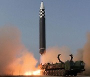 북, 이틀째 탄도미사일 발사…3발 중 1발 ICBM 추정