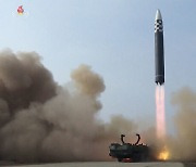 북한, ICBM 추정 장거리 탄도미사일 발사…'실패 가능성' 분석 중