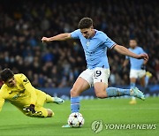 UCL 조별리그서 세비야 3-1로 꺾은 맨시티