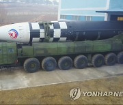 '특수한 수단' 자랑했던 北, ICBM 실패…'고공엔진' 성능결함?