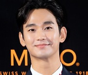 김수현, ‘별그대’ 작가와 재회?…“눈물의 여왕, 검토 中”